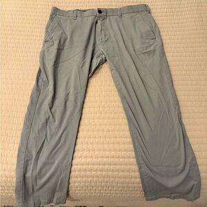 Haggar Men's Slim Fit Light Gray Chinos